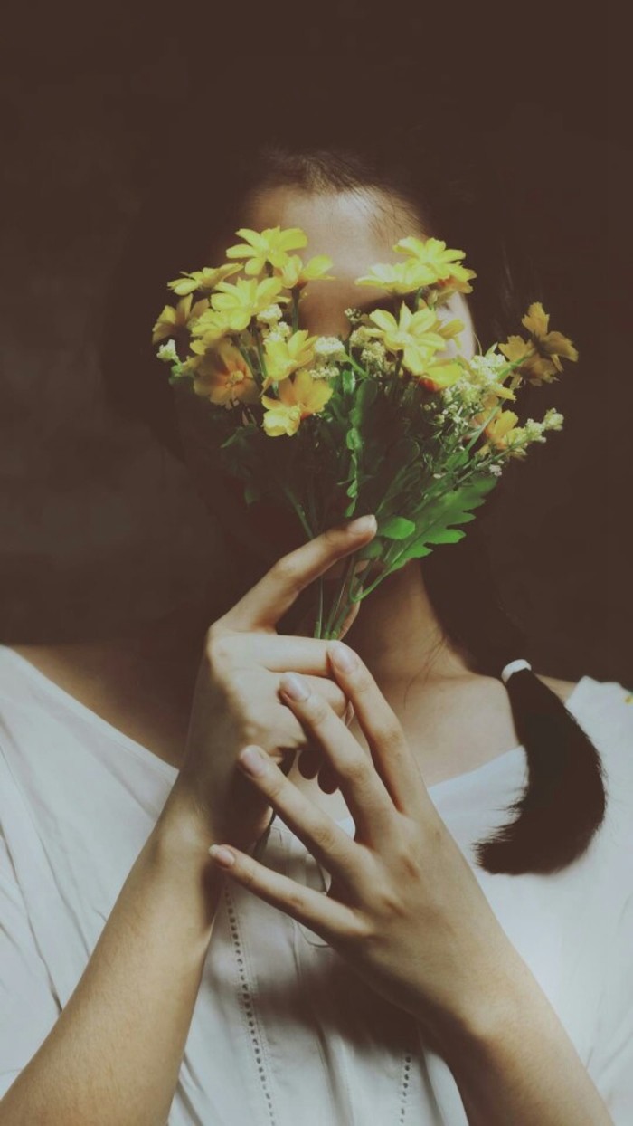手与鲜花的唯美小清新图片(8)