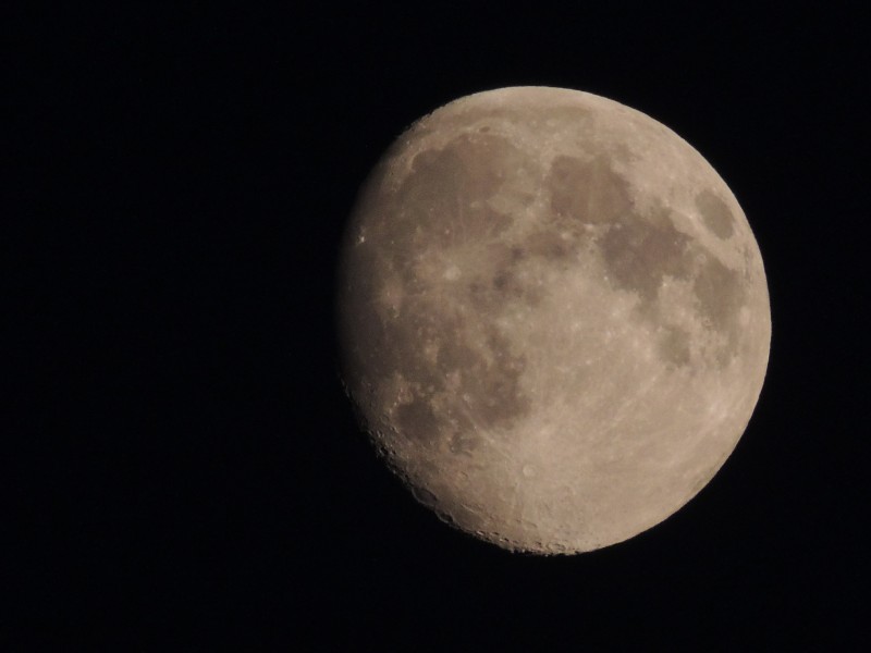 夜空中的月亮图片夜空中的月亮图片(12)