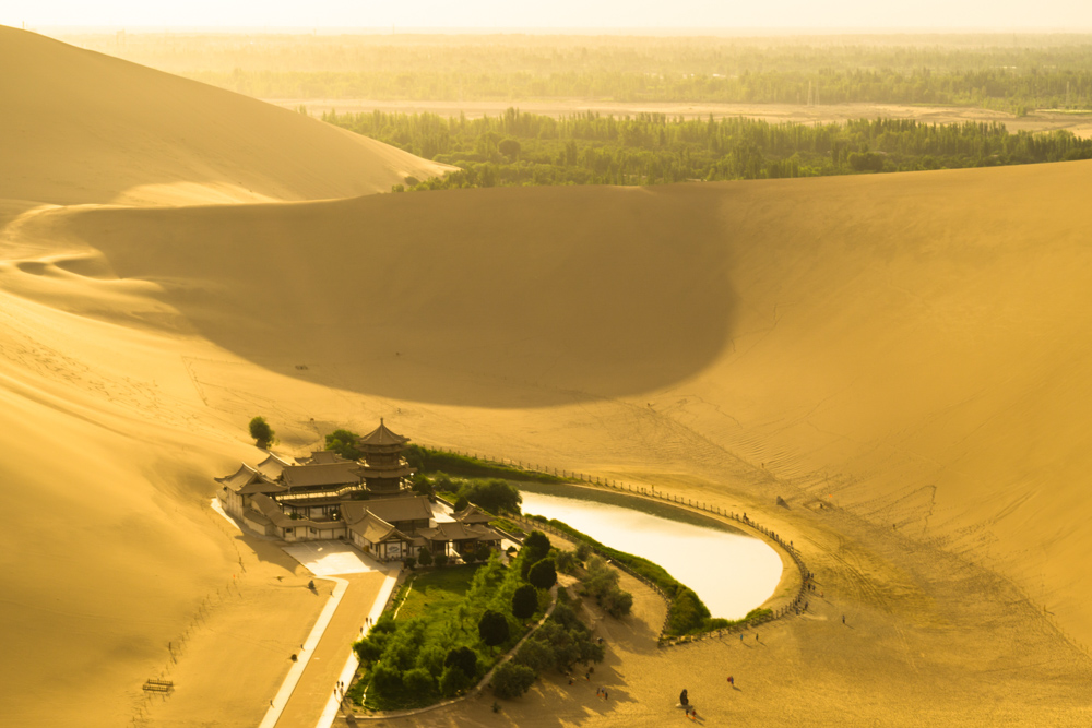 甘肃沙漠湖风景图片素材