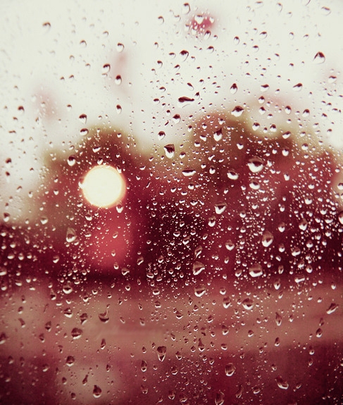 意境朦胧的雨中唯美图片