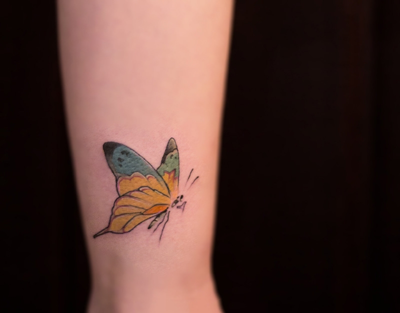 觅花之蝶，脚踝处好看的蝴蝶彩绘纹身